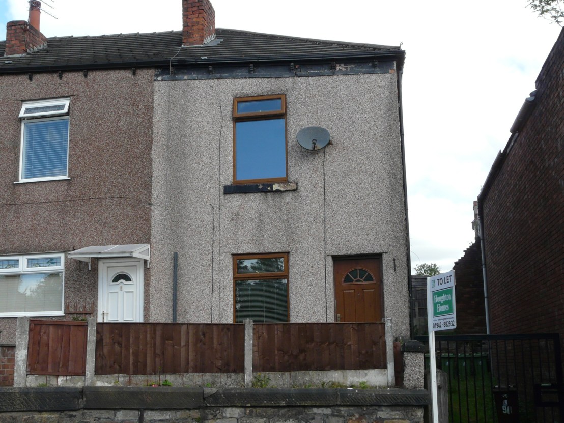 BOLTON OLD ROAD, ATHERTON, 108