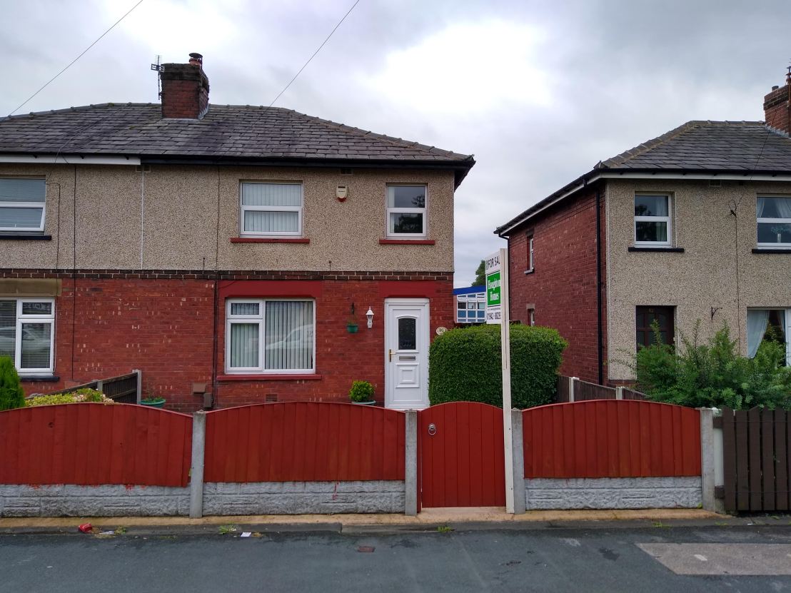 CAR BANK STREET, ATHERTON, 80